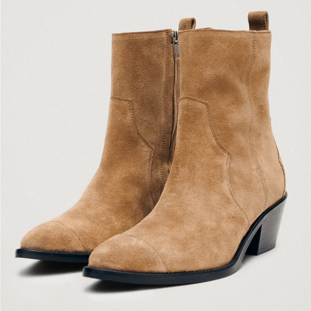 Alohas Austin suede leather pointed toe ankle booties in camel tan